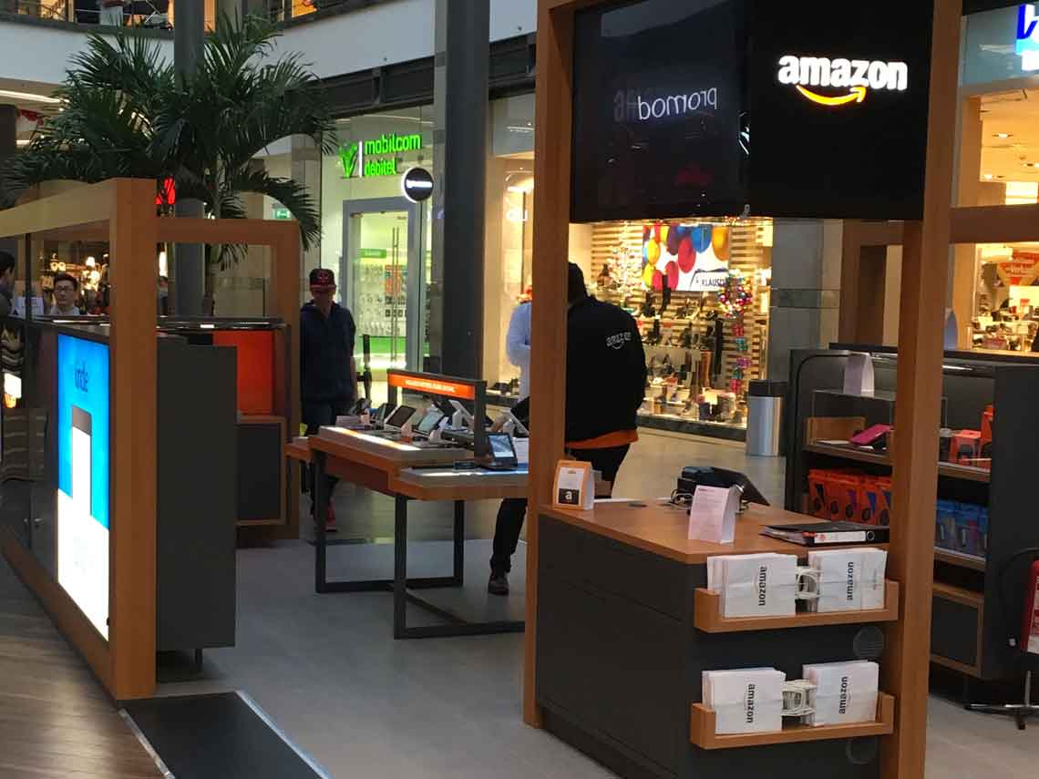 Krea ha progettato e realizzato le isole promozionali per Amazon nei principali shopping mall europei